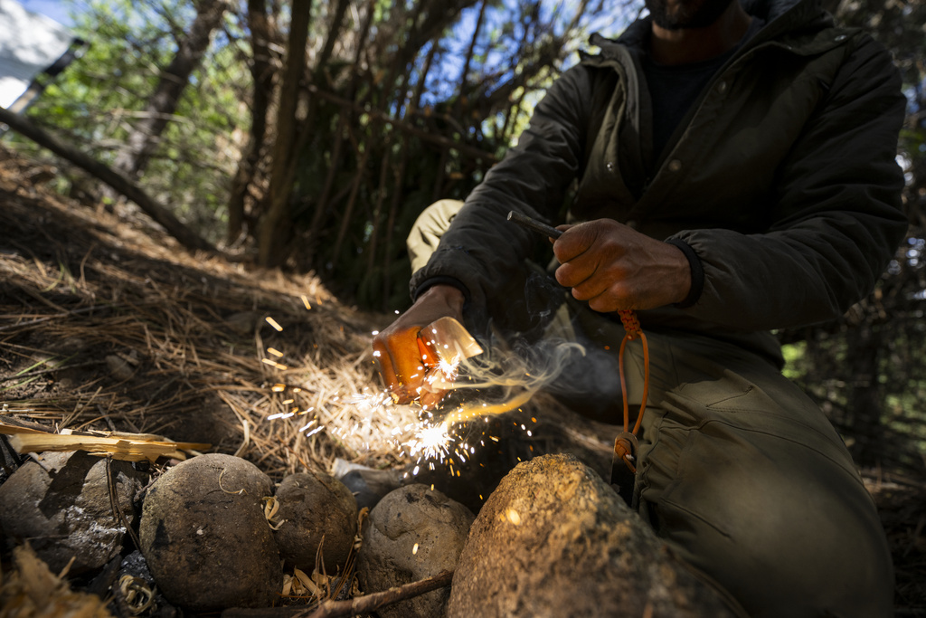 PIONEER-ORANGE-SURVIVALIST-05