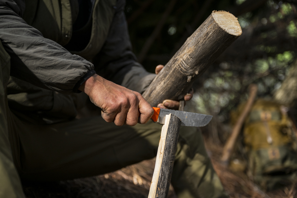 PIONEER-ORANGE-SURVIVALIST-14