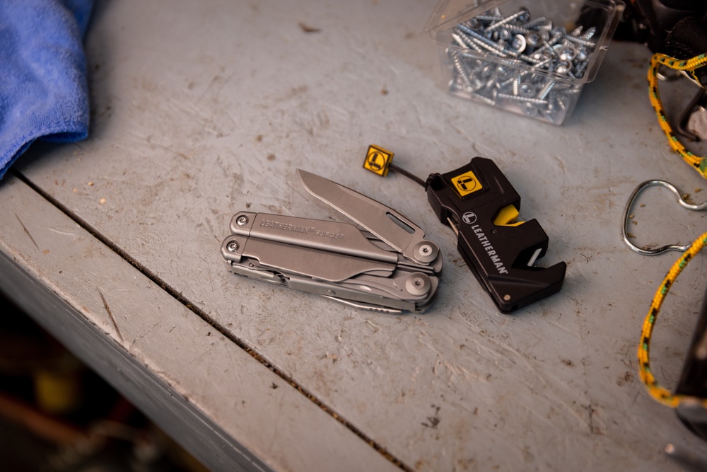Blade_Sharpener_Inuse_1